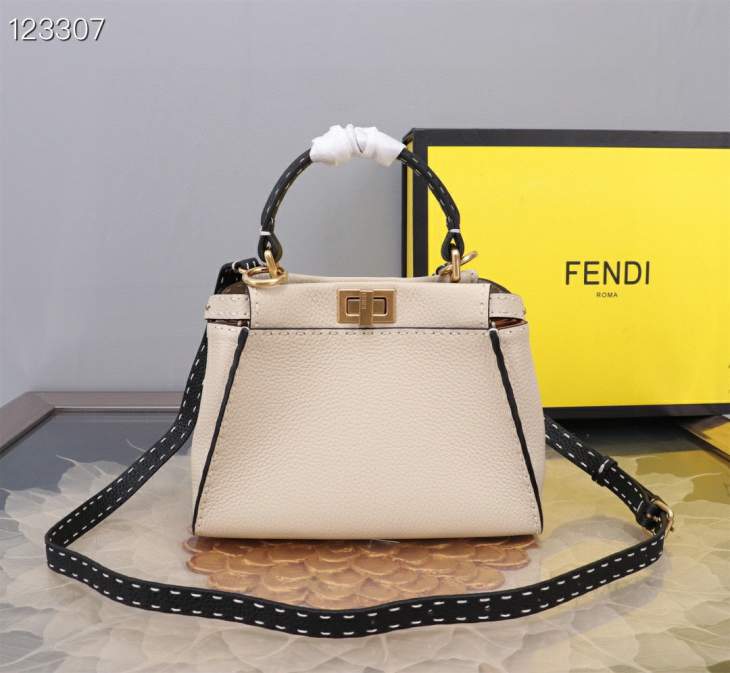 Picture of Fendi Handbags _SKUfw237492453fw